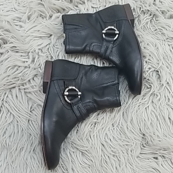 Frye Black Jillian Toggle Short Ankle Boots 7 - Picture 7 of 8
